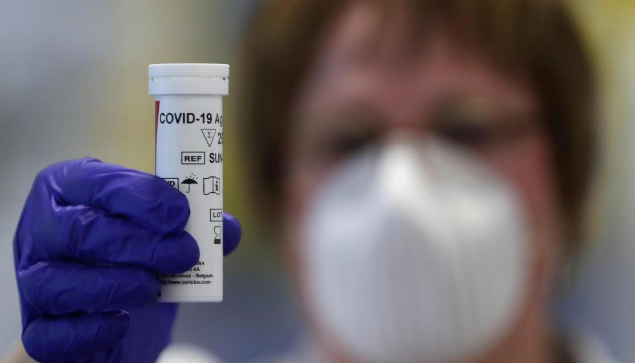 Teste de saliva FDA aprova teste doméstico de coronavírus pela saliva