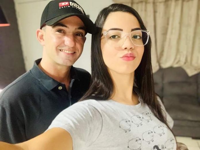 %name Famílias buscam notícias de casal de brasileiros que tentou travessia